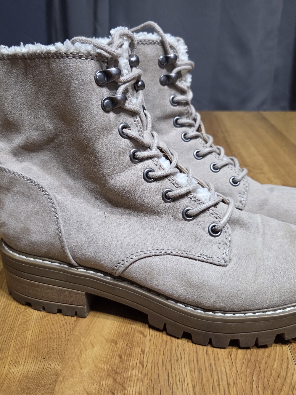 Women’s Universal Thread Lace-Up Suede Ankle Boots in Grey
